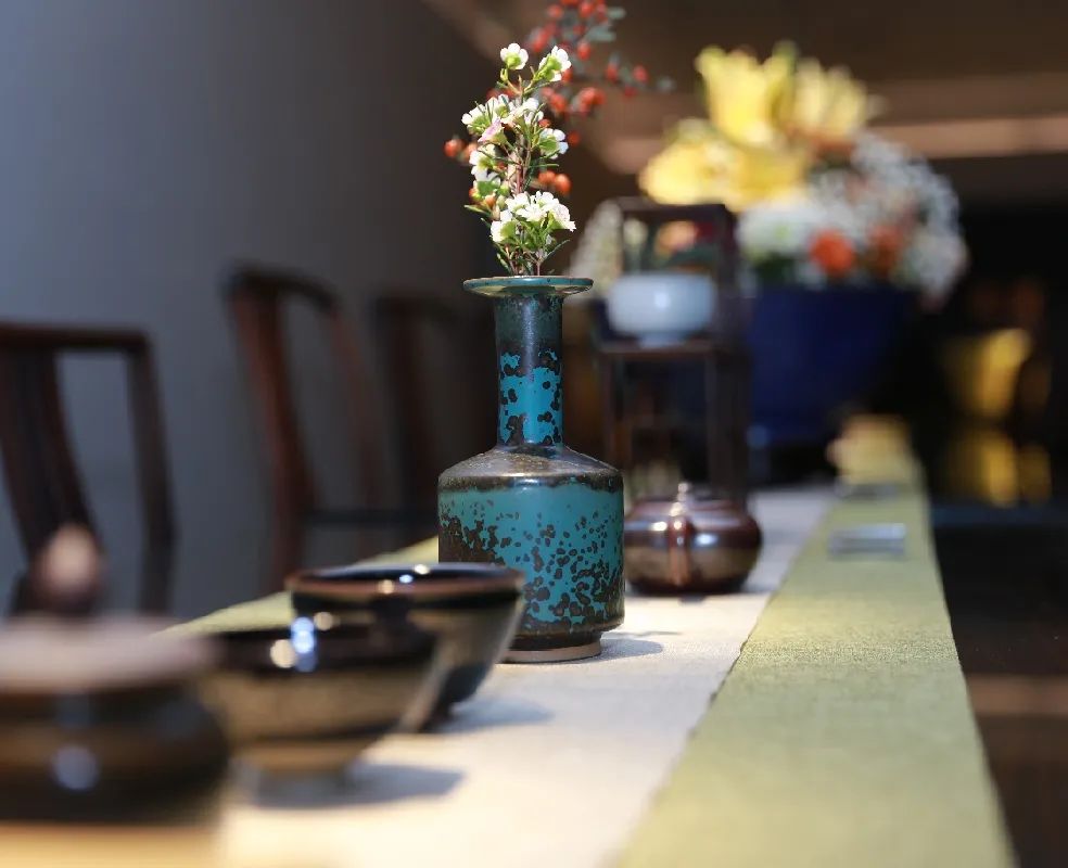 拍卖场无“君子协定”，200万拿下嘉靖*钟金**杯