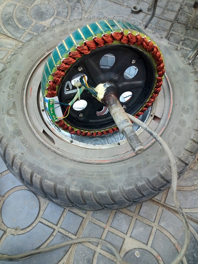 两轮电动车电机发热是什么原因,电动车跑起来电机发热怎么回事