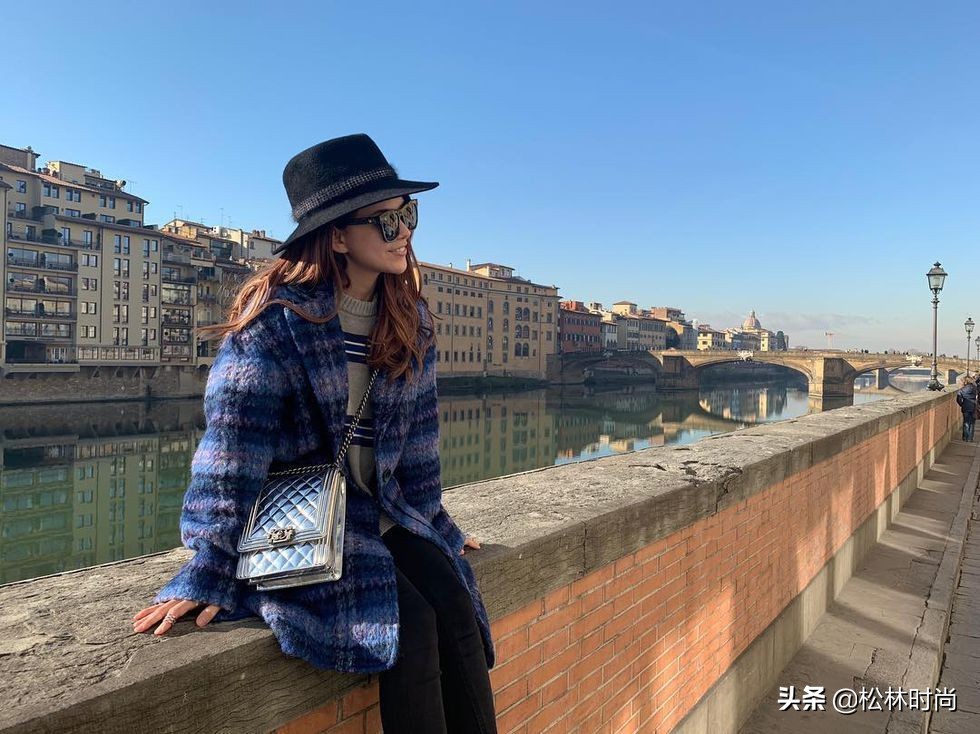 昆凌设计包包视频,昆凌的包包