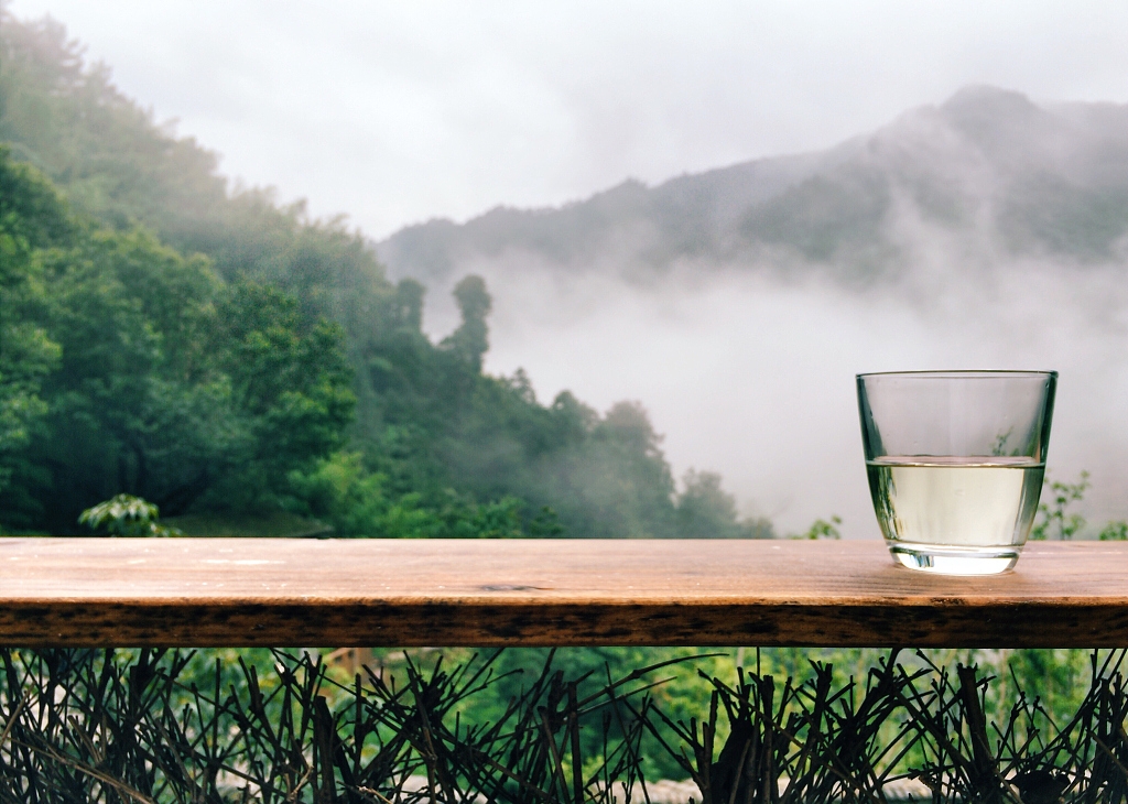 玻璃杯为什么那么容易爆,普通的玻璃杯为什么容易炸裂