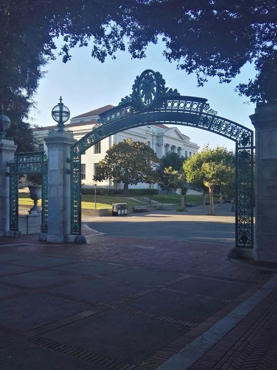 美国分校和主校的区别,美国公立院校与私立院校有何区别