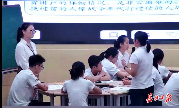 汇聚力量开设好思政课,一堂别样思政课