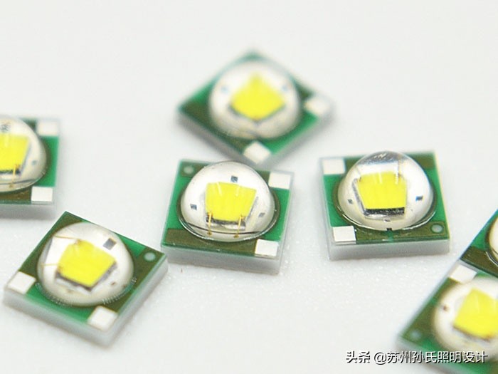 瓦数越高灯泡越大吗,瓦数越高越刺眼