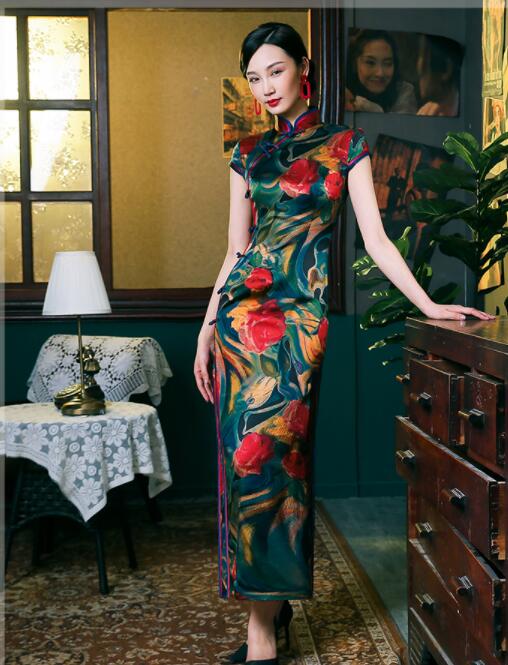 旗袍可以诠释各种美,风姿绰约温婉优雅的旗袍美女