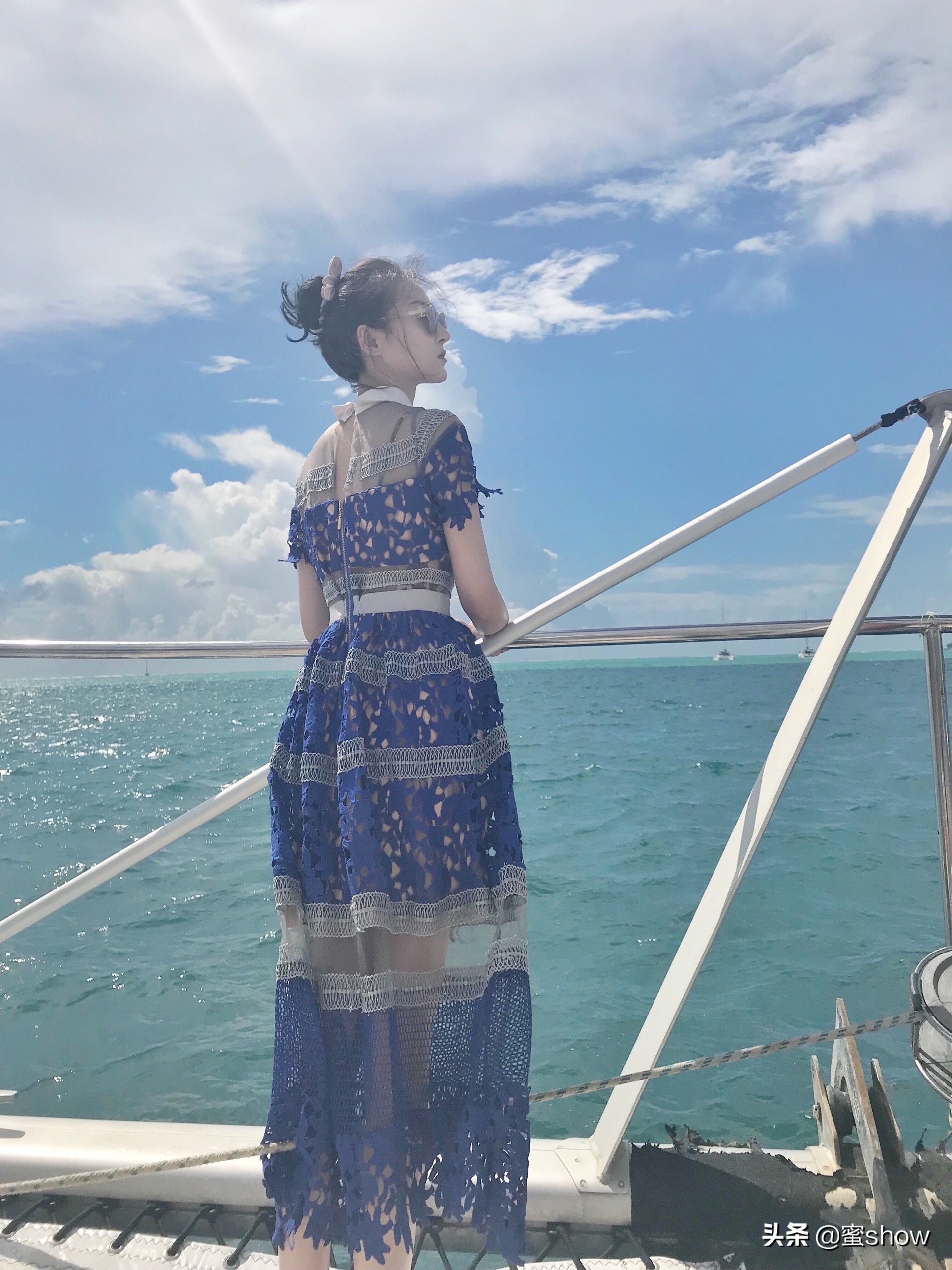 lily女装品牌属于什么档次的品牌,40-50岁高档女装品牌真丝连衣裙