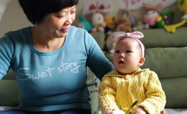 “给你养老=给我带娃”已经成为年轻人心中的*规则潜**