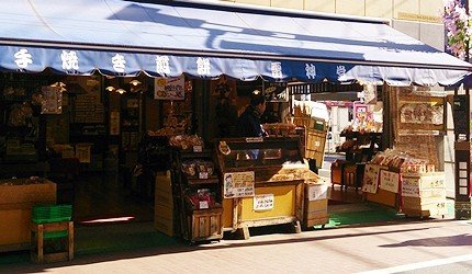 日本东京巢鸭商店街,东京巢鸭街区老照片