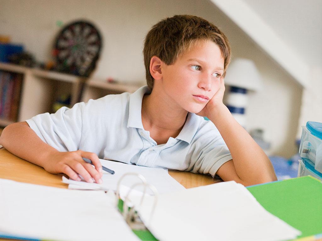 行为习惯差不自律的孩子太可怕了,孩子不自律怎样让孩子变得自律