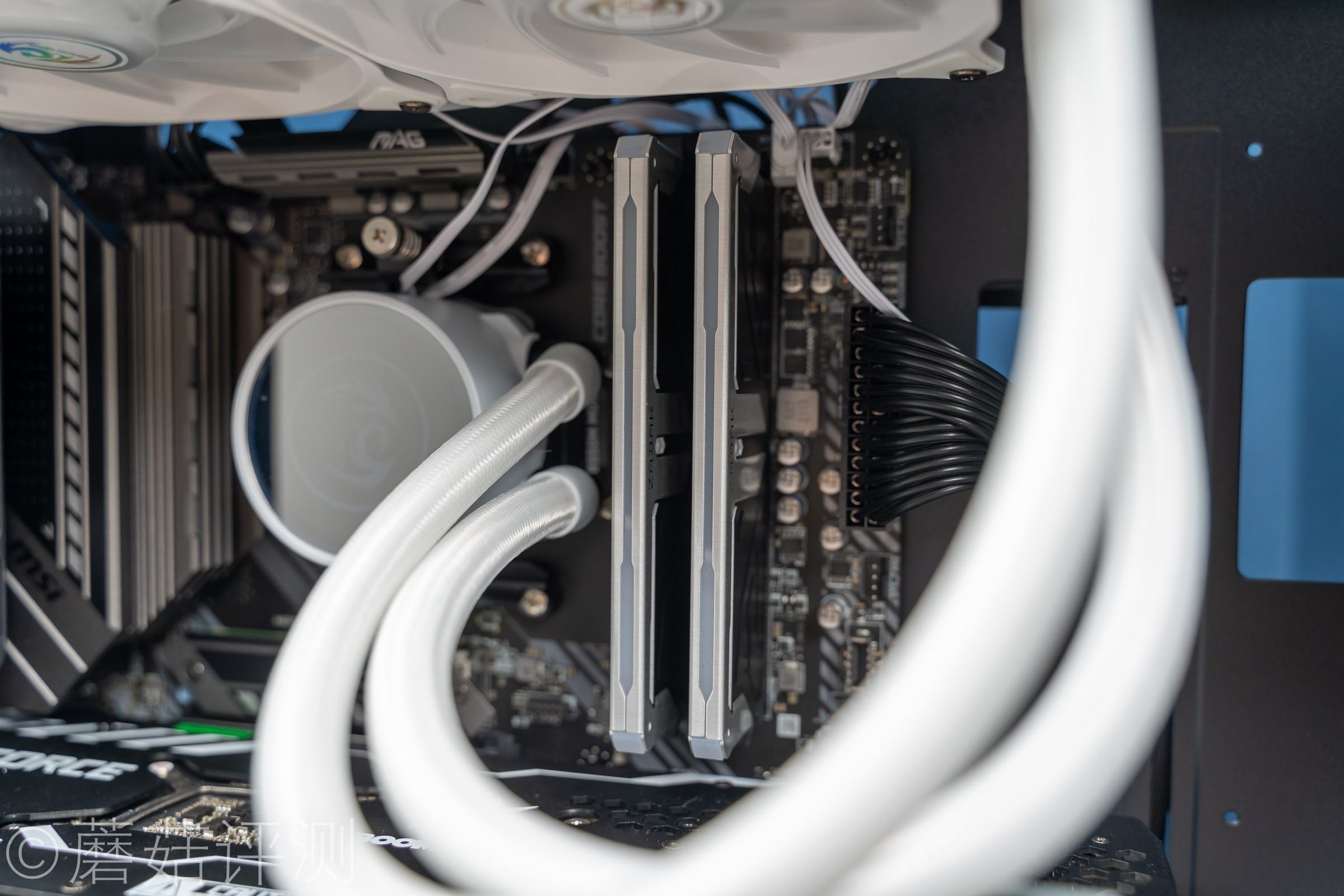 艾湃电竞机箱白色,艾湃电竞水冷评测