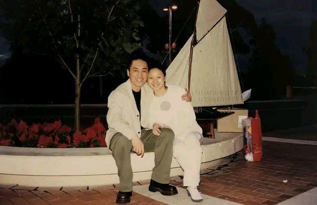 19岁的陈婷，为何会爱上50岁的张艺谋，还甘愿为他生下3个孩子？