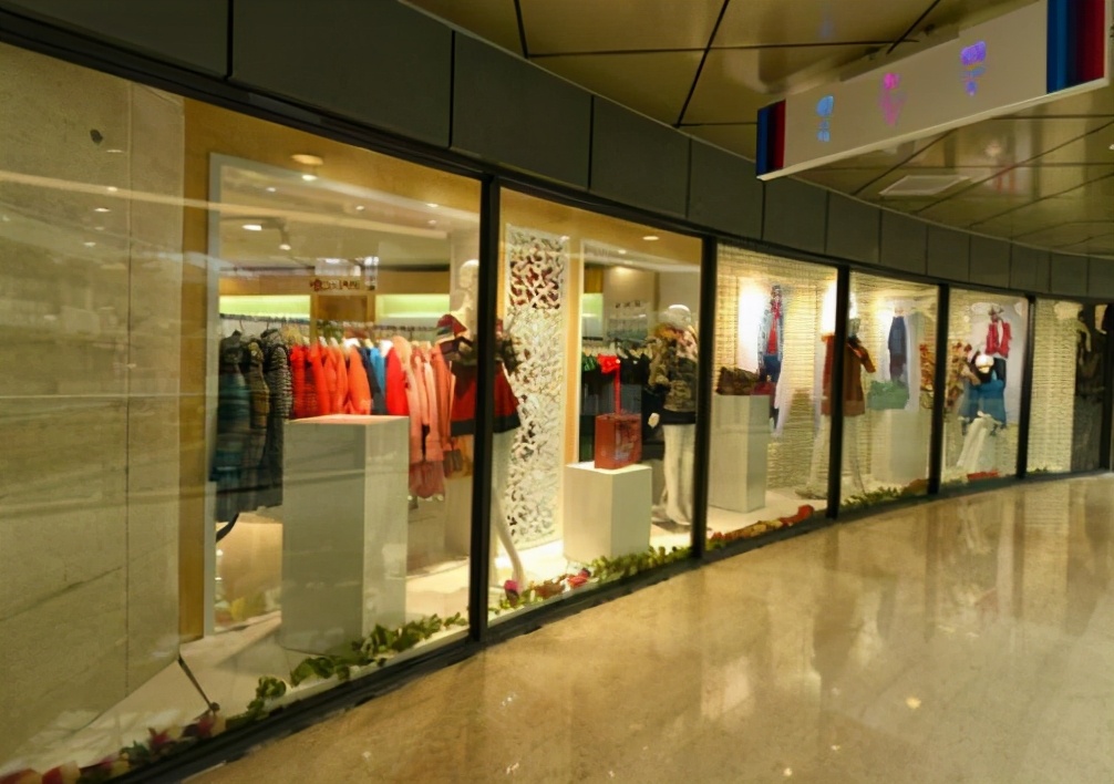 商场里几十元的衣服能买吗,商场里400多的衣服要不要买