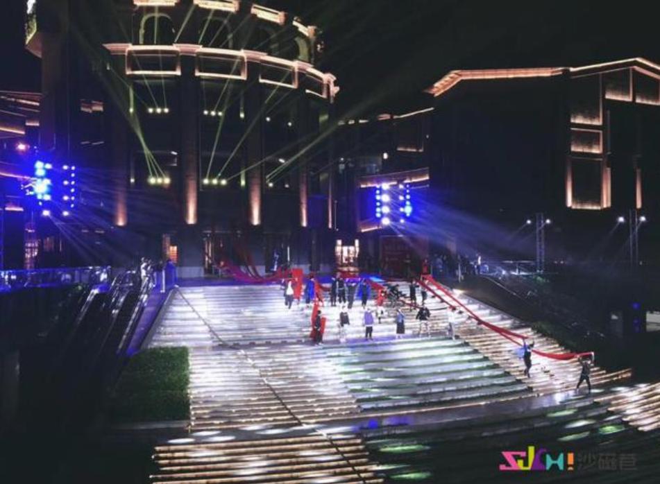 号外!重庆网红磁器口旁惊现无人区,网红打卡地缘何沦为空城?