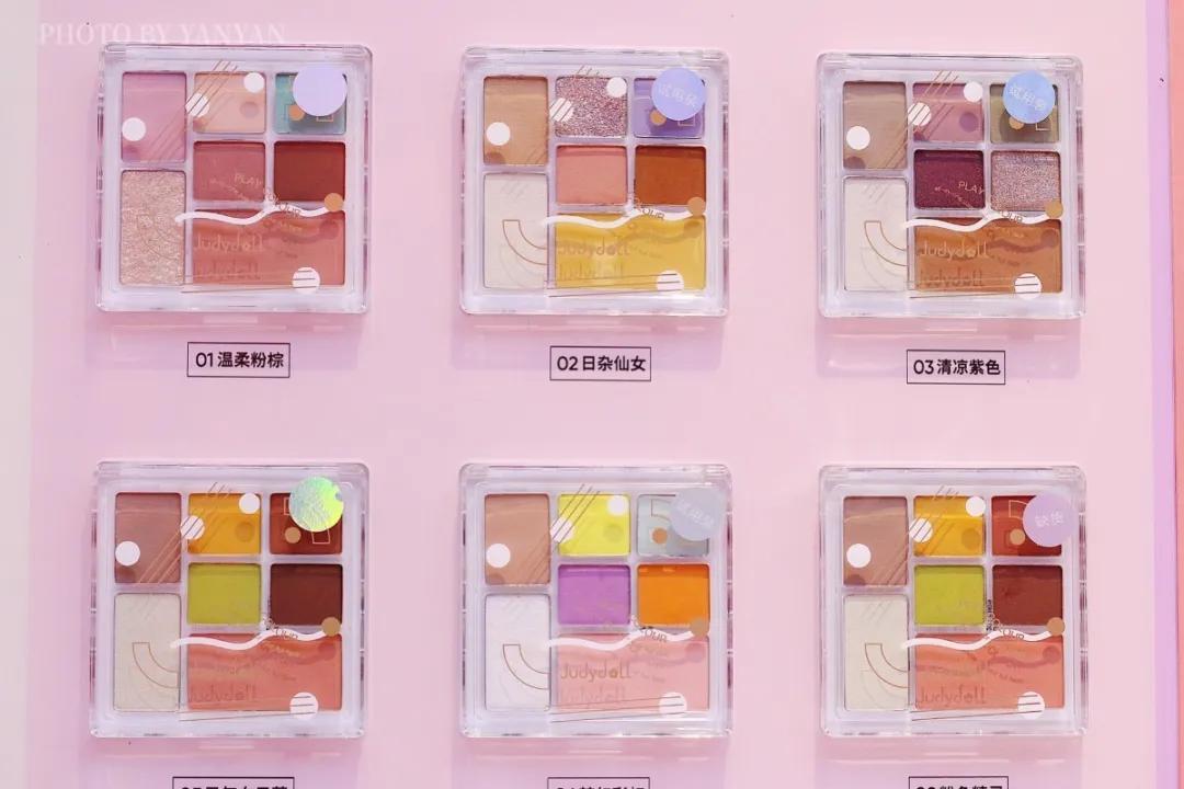 彩妆集合店wowcolour介绍,超大网红彩妆集合店wowcolour大连