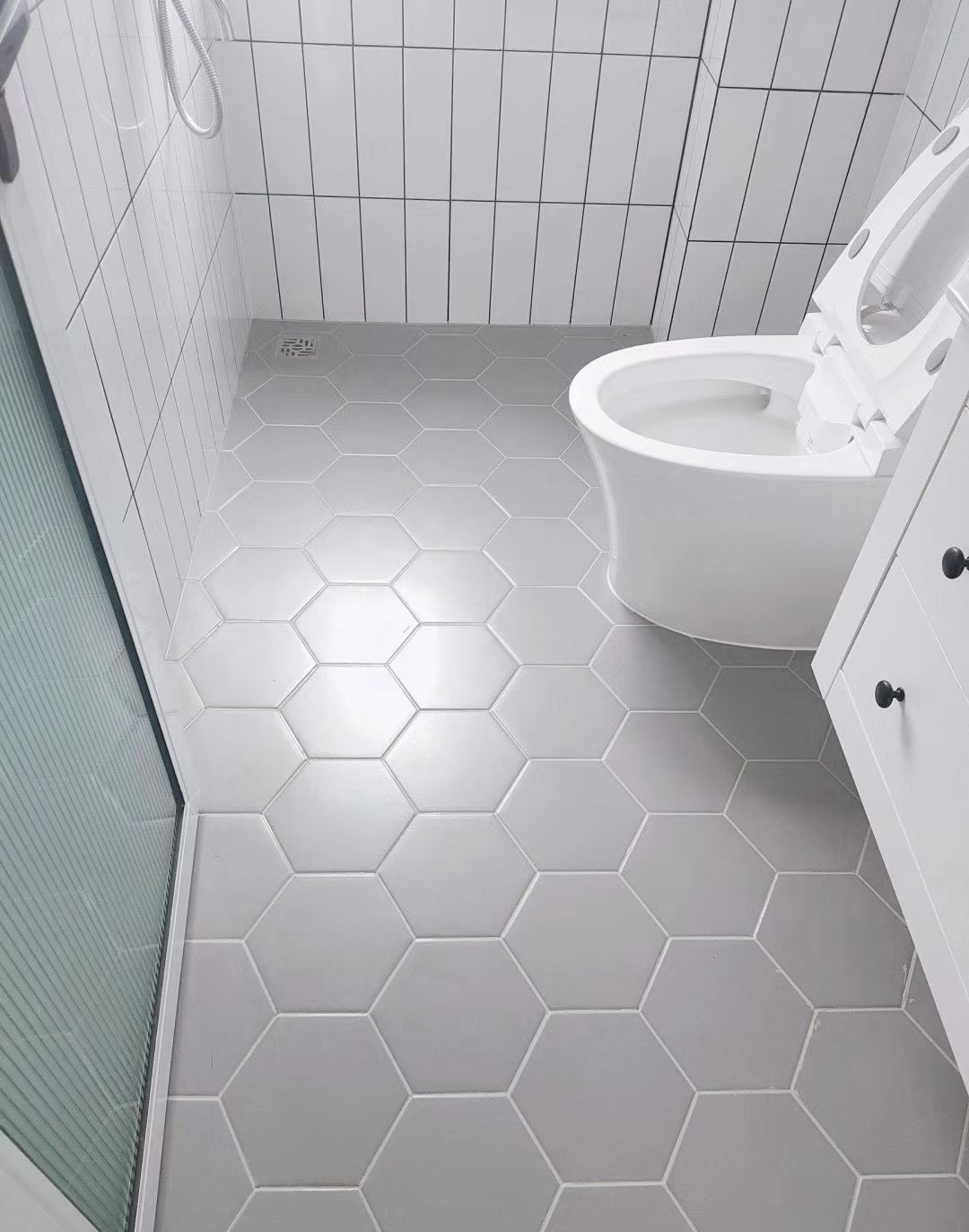 地砖美缝用什么牌子的环氧彩砂,瓷砖到底做美缝还是环氧彩砂