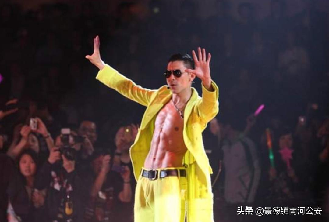 刘德华59岁身材,刘德华58岁之前照片