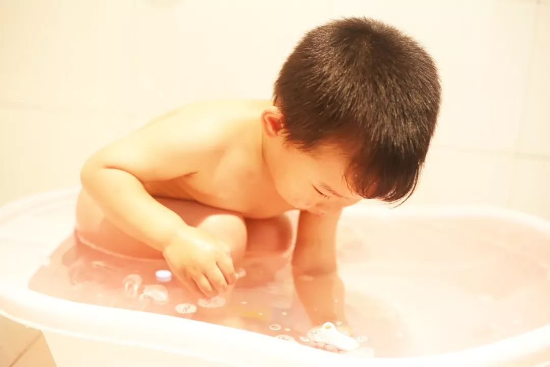 施巴新生儿沐浴露二合一,施巴婴儿泡泡沐浴露怎么样