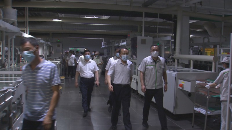 肖盛峰深入金普新区部分企业开展立法调研