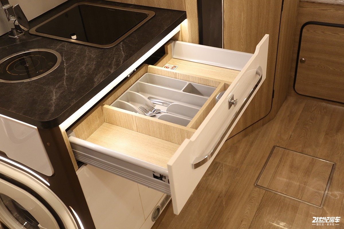 干湿分离淋浴的房车,干湿分离的房车卫生间价格表