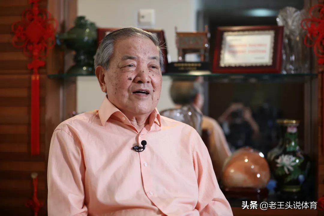 中国男篮薪资算低吗,中国男篮历史上第一个外援