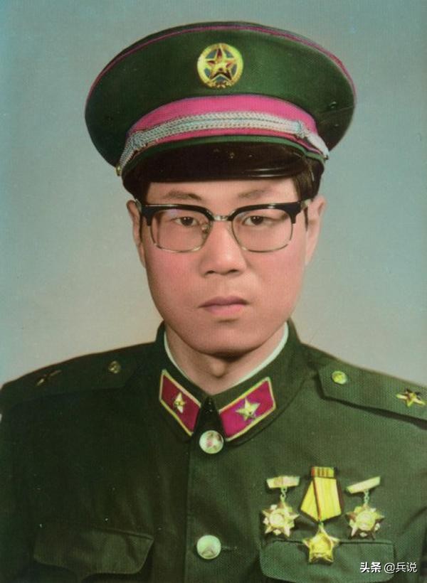 58年入伍对越反击战当师政委,见习排长对越自卫反击战