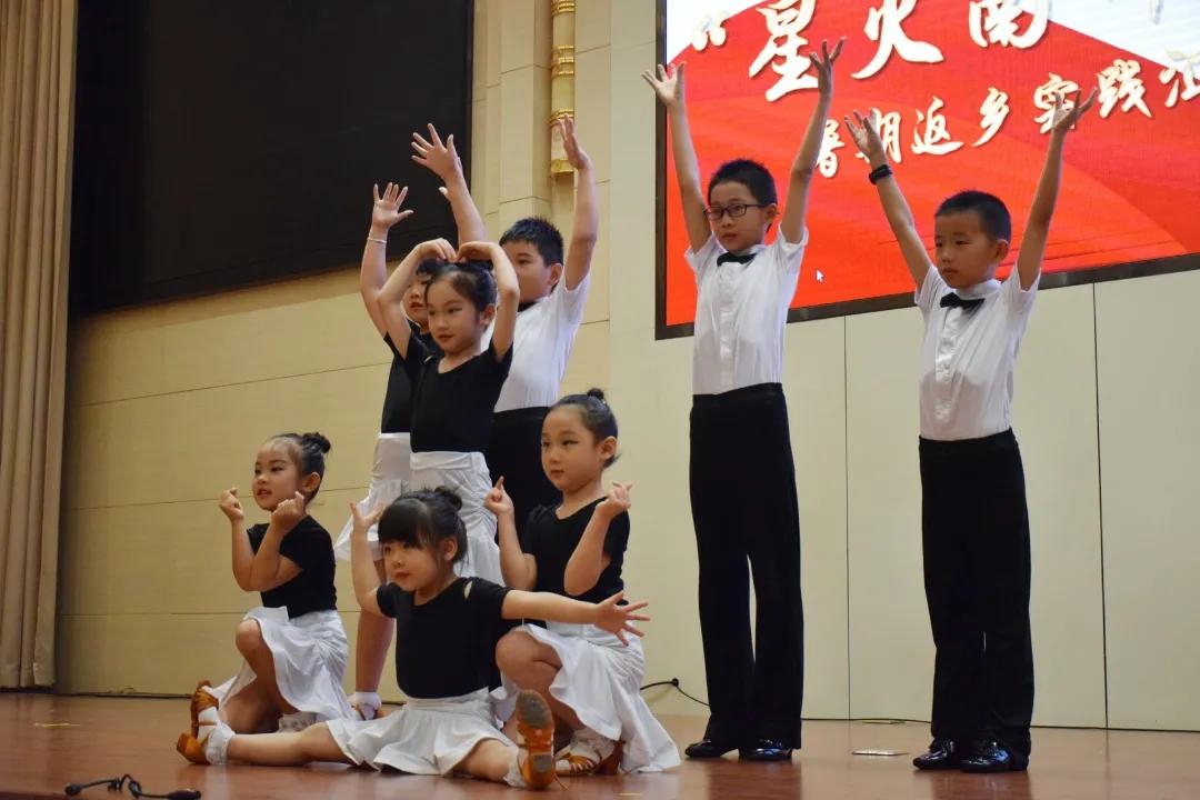 南体健美操的直播间,南体直播回放春晚