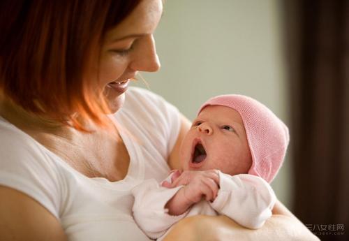 月子期间如何正确坐月子,月子妈妈情绪变化