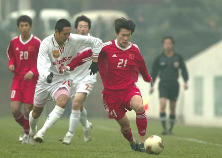 这不是穿越这是光阴的故事16年后前国奥大将王栋亮相红塔训练场