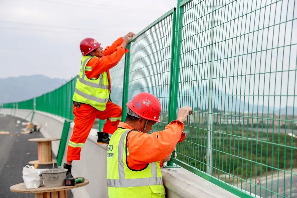 冲!市区连接线“最后一战”