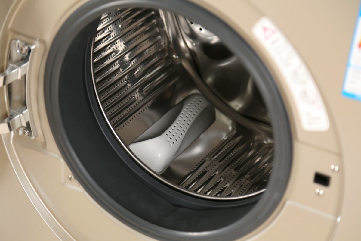 晒衣不爱干,水洗伤面料?不妨看看这台海尔微蒸汽空气洗洗衣机