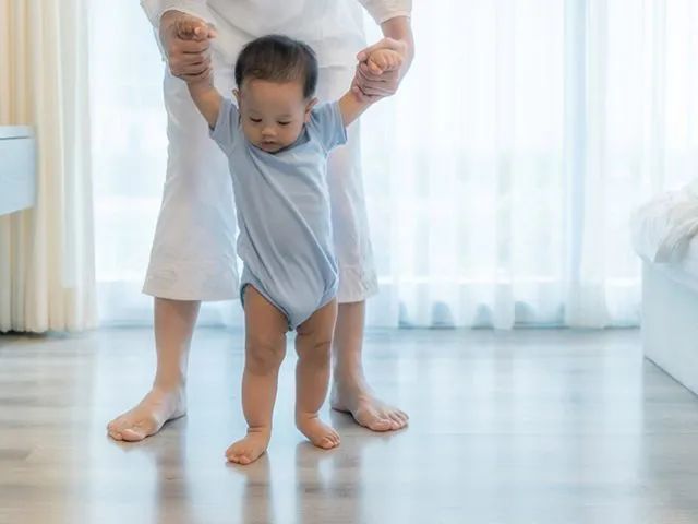 11个月宝宝聪明的表现,11个月的宝宝该怎么带才是正确的