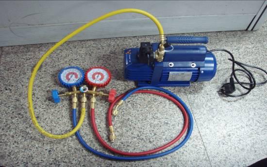 空气能热泵热水器做地暖视频,空气能热水器不抽真空安装教程