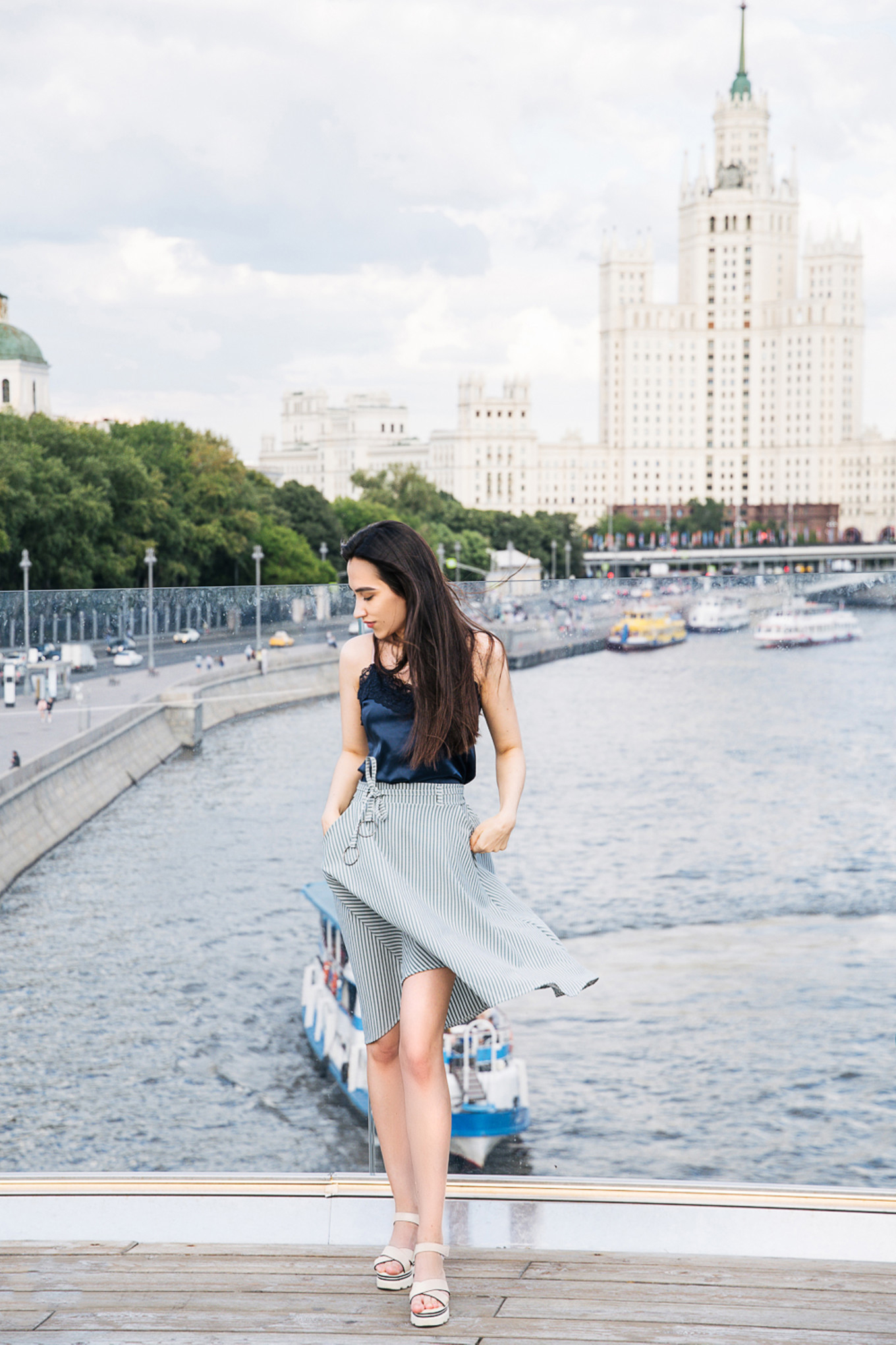 今天想帮我们的好邻居“战斗民族”俄罗斯，也上一次热搜