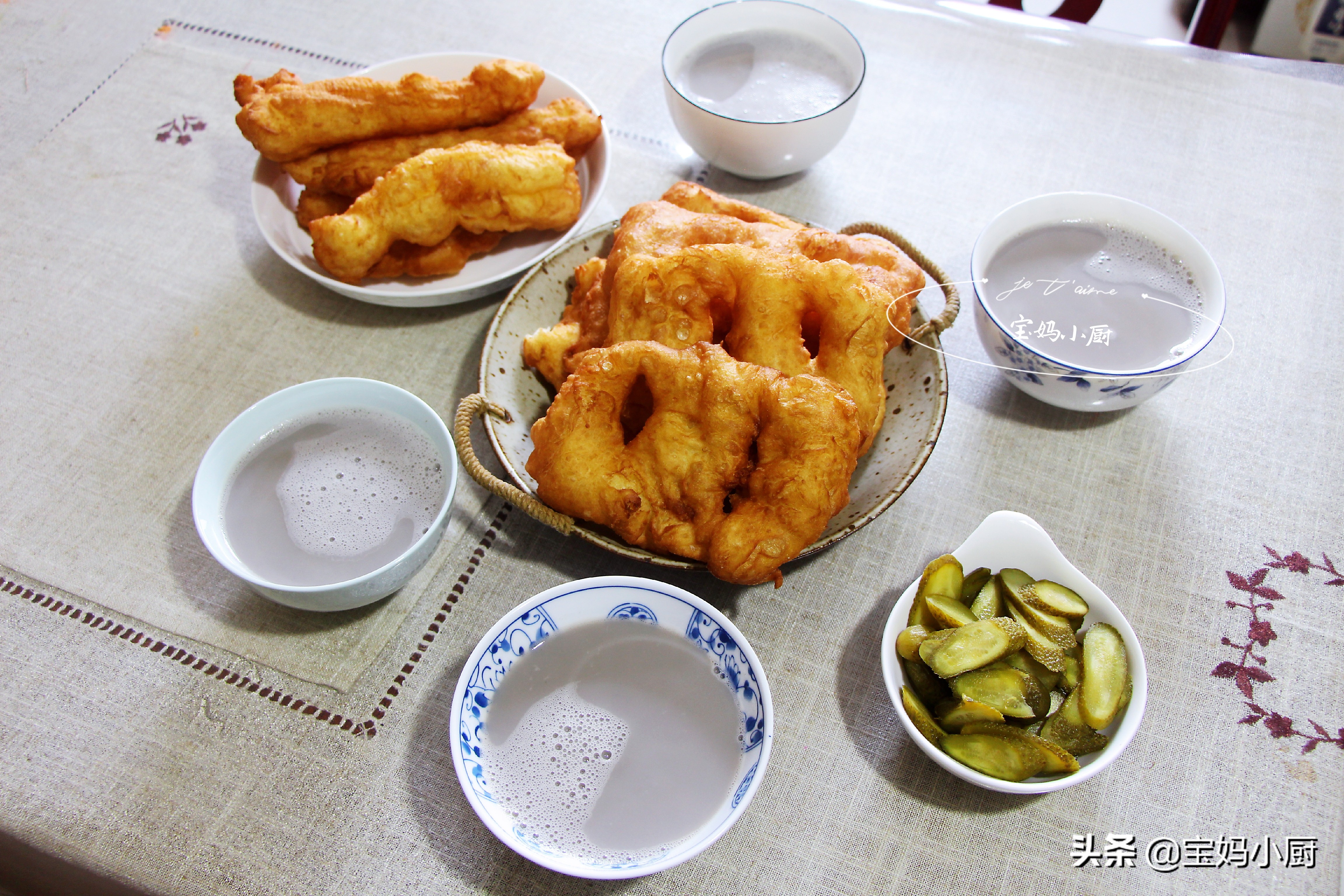 家庭自制早餐油饼,家庭自制美味油饼的小技巧