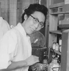 日本美白祛斑产品推荐,外用氨甲环酸祛斑美白精华液