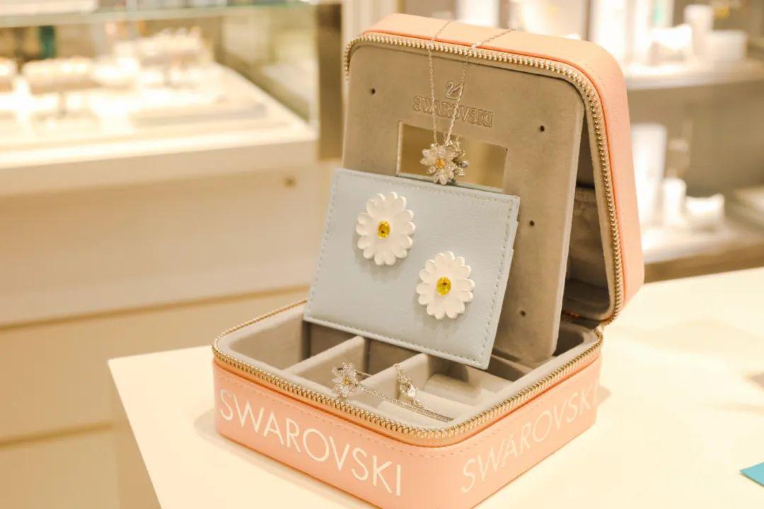 不看血亏!5.9折的克拉钻、买正装送正装的YSL,成都就这儿有