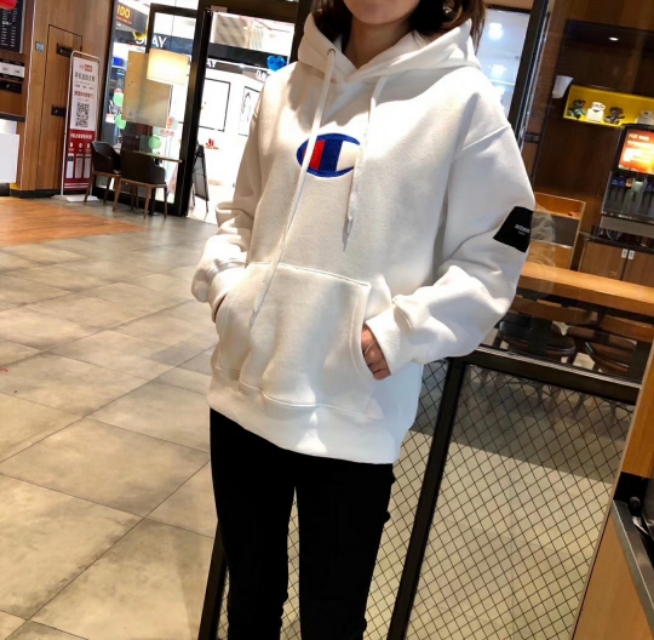 冠军卫衣红色带帽新款加绒,刺绣卫衣男装加绒最新款