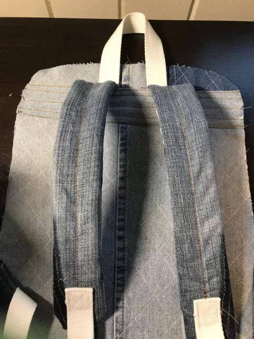 旧牛仔裤的废物利用改造,牛仔裤改双肩背包教程