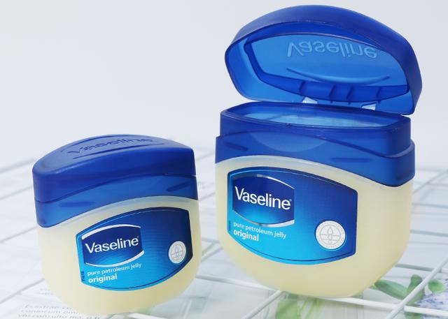 再昂贵的口红也只是点缀,遮盖深唇纹最好的口红