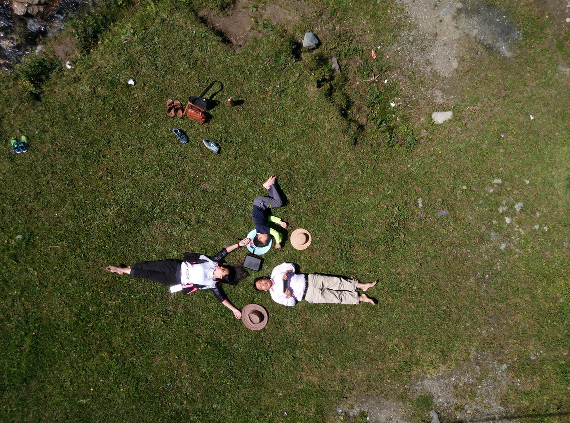 *疆新**蒙古包旅店老板，看他一天的收入多少，一个月就抵我一年工资