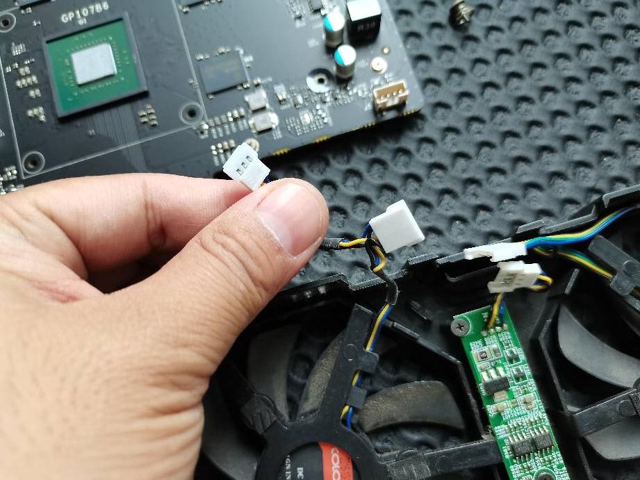 单风扇显卡换硅脂,显卡换风扇还是换硅脂好