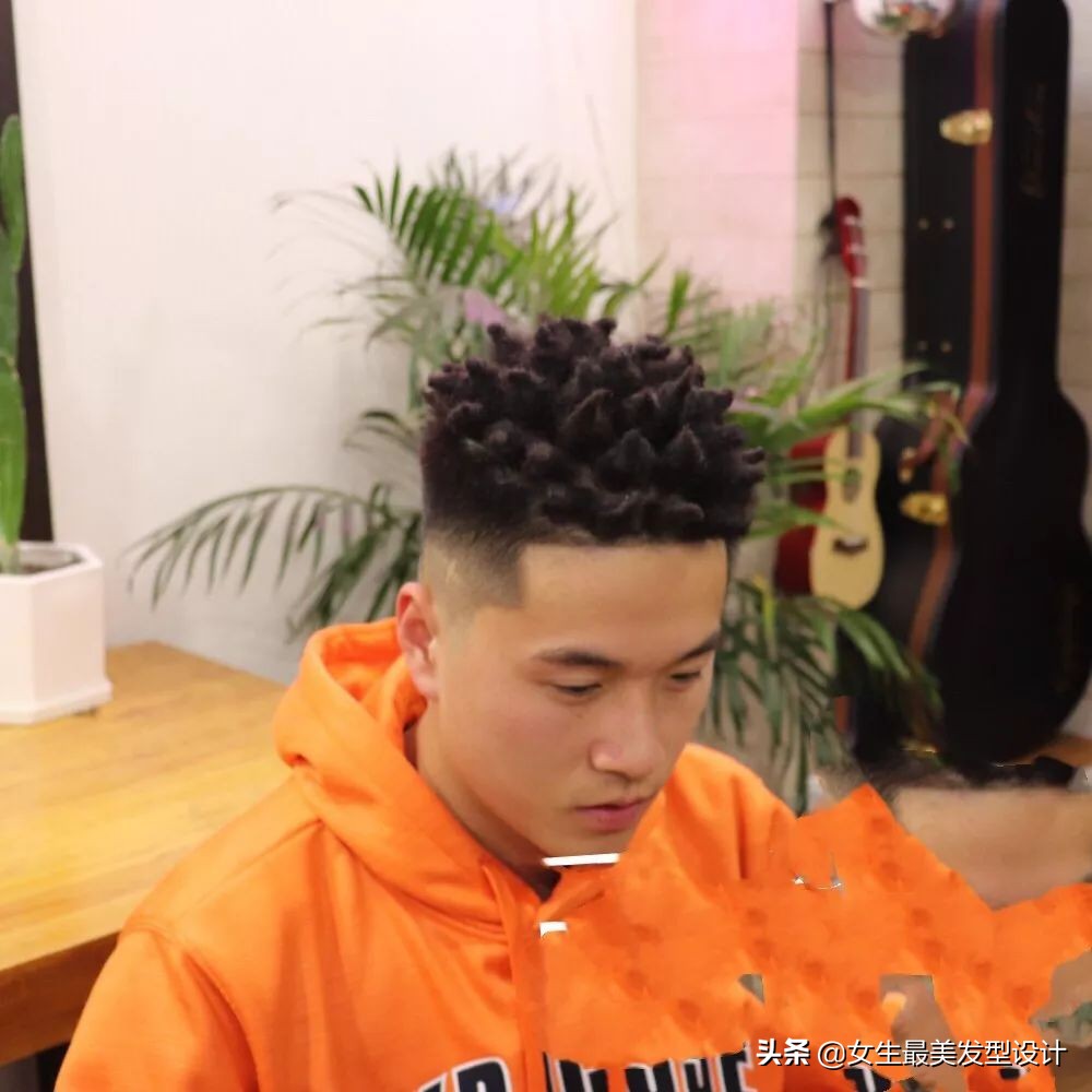 黑皮肤适合的发色卷发,黑皮肤适合烫什么发型好