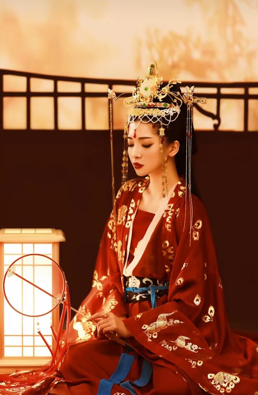 为什么汉服圈很少提汉尚华莲,汉服坑究竟坑在何处