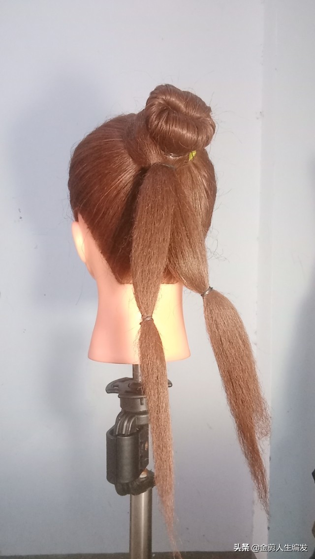 小女孩扎蝴蝶结发型扎法,叶罗丽思思的蝴蝶结发型