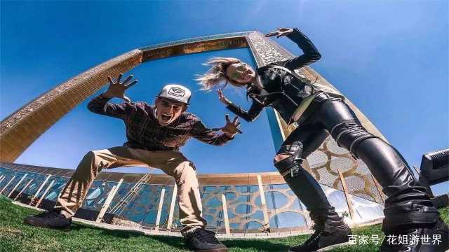 迪拜3亿建个框，辽宁1.2亿建个环，一方一圆