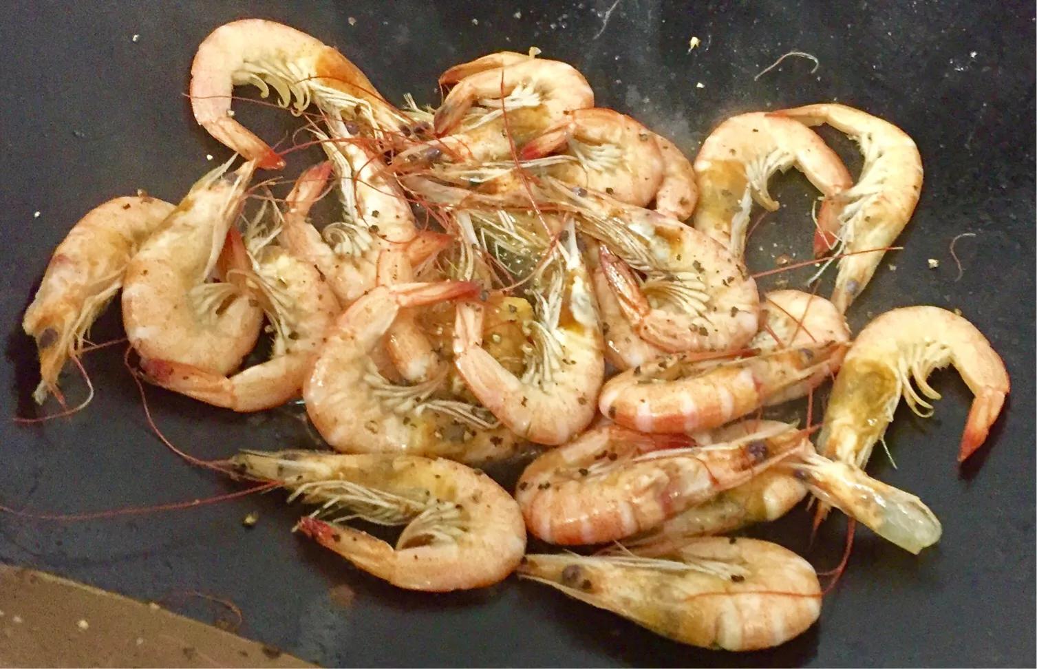 冰鲜虾怎么做成生呛虾,冰鲜虾最好吃的做法