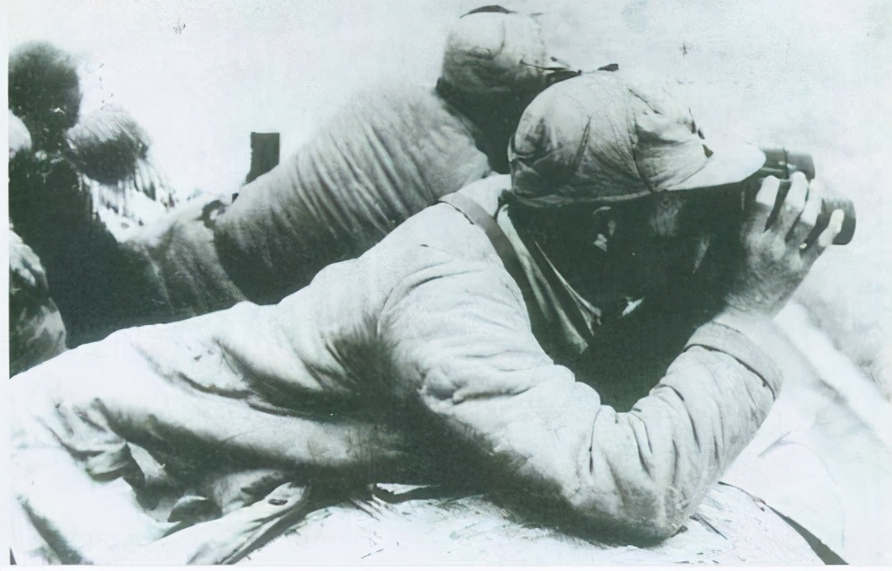 开国上将回故乡,看到警车封路并且隔开群众,怒问:耍什么排场?