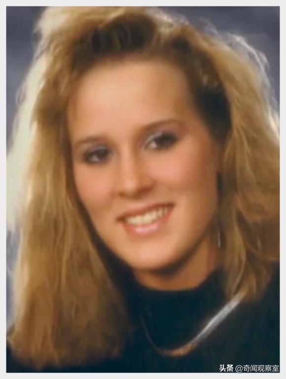 23岁年轻漂亮的女大学生，不为人知的另一面，从乖乖女到伴游女