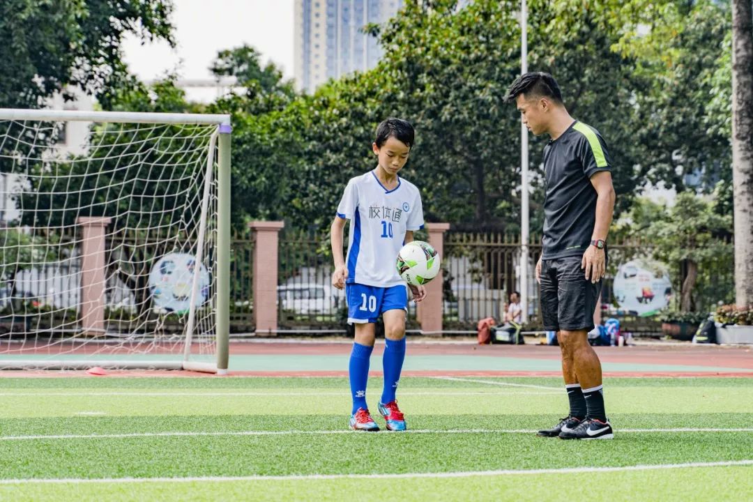 中考足球定位踢准技巧,足球中考满分视频技巧