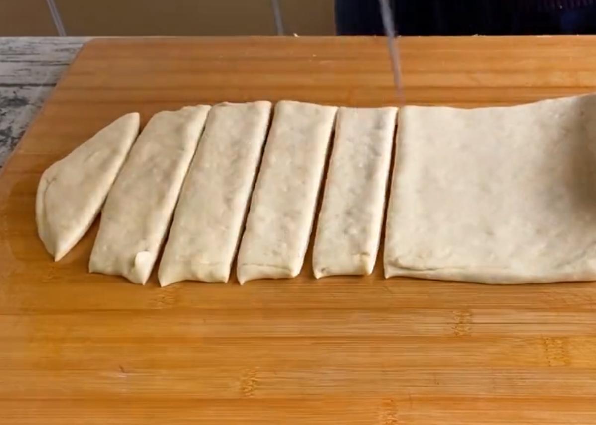 小油条香酥蓬松的做法不加鸡蛋,奶香鸡蛋小油条