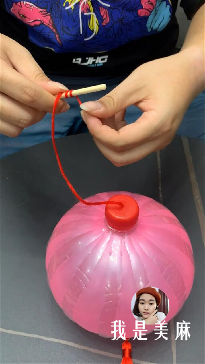 制作手工灯笼的方法简单又漂亮,3-6岁孩子手工做灯笼最简单的方法